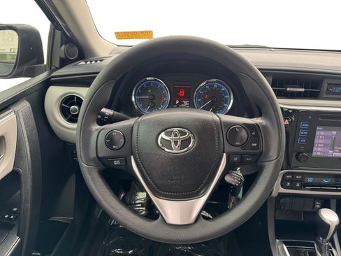 Used 2019 Toyota Corolla LE image 12