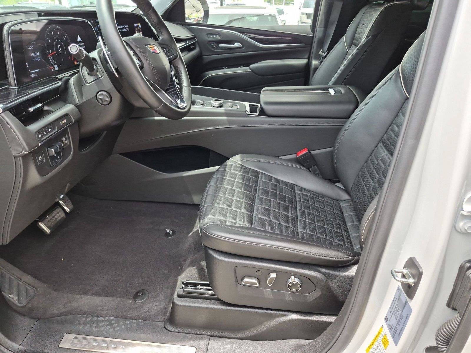 Certified 2024 Cadillac Escalade V w/ LPO, ONYX Package AWD/4WD image 11