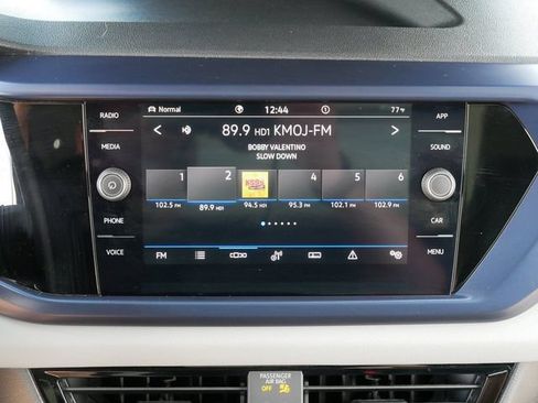 Certified 2022 Volkswagen Taos SE FWD image 28