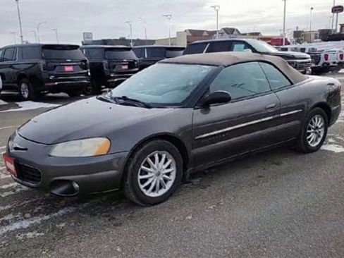 Used 2001 Chrysler Sebring LXi image 4