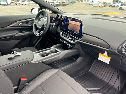 New 2026 Chevrolet Equinox EV LT image 10