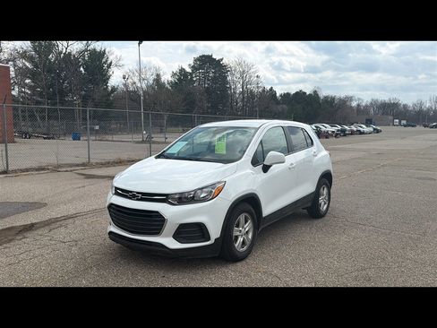 Used 2021 Chevrolet Trax LS w/ Tint and Cruise Package FWD image 2
