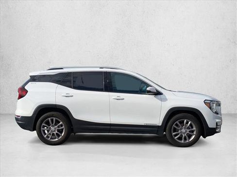 Used 2023 GMC Terrain SLT image 4