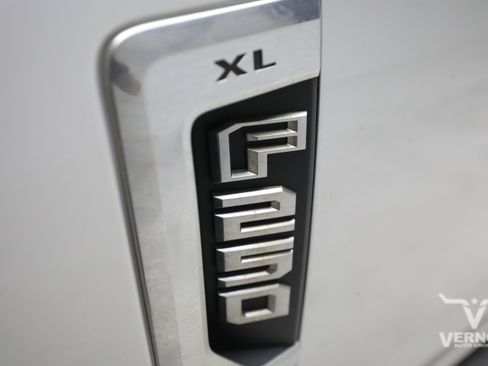 Used 2019 Ford F250 XL w/ Power Equipment Group AWD/4WD image 11