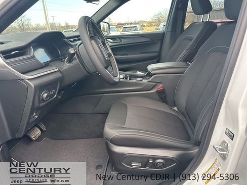 New 2026 Jeep Grand Cherokee Laredo X image 7