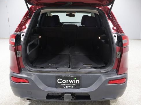 Used 2017 Jeep Cherokee Sport AWD/4WD image 18