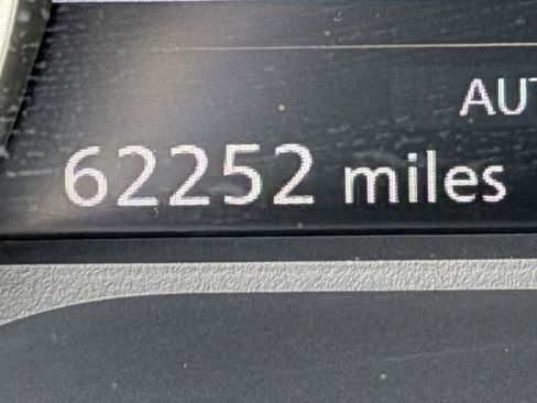 Used 2023 Nissan Rogue SV image 18