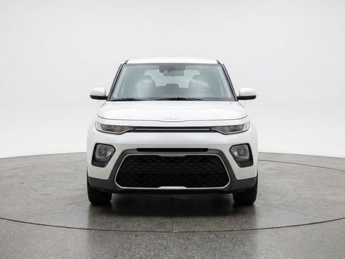 Used 2025 Kia Soul LX w/ LX Technology Package image 2
