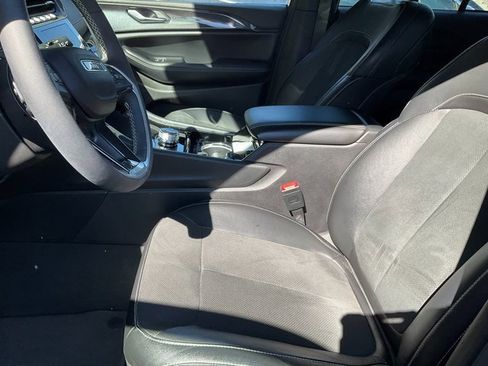 Used 2023 Jeep Grand Cherokee Altitude image 10