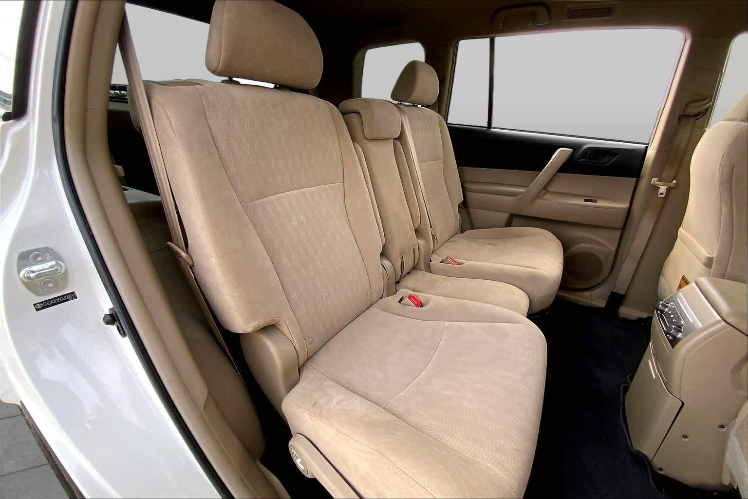 Used 2012 Toyota Highlander FWD image 19