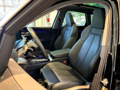 Used 2025 Audi Q5 Premium Plus w/ Premium Plus AWD/4WD image 6