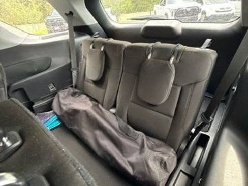 Used 2021 Ford Explorer XLT AWD/4WD image 9