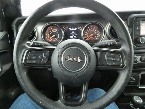 Used 2019 Jeep Wrangler Unlimited Sport image 25