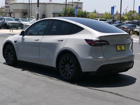 Used 2021 Tesla Model Y Performance AWD/4WD image 6