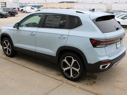 New 2026 Volkswagen Taos SEL AWD/4WD image 4