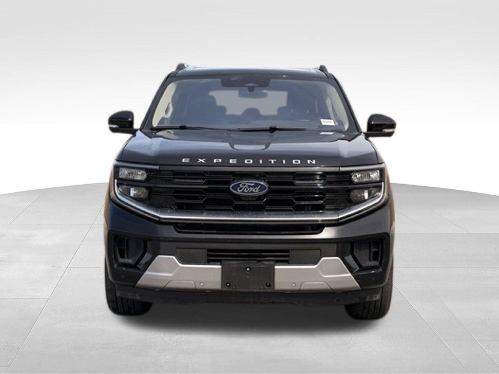 Used 2025 Ford Expedition Max Platinum AWD/4WD image 4