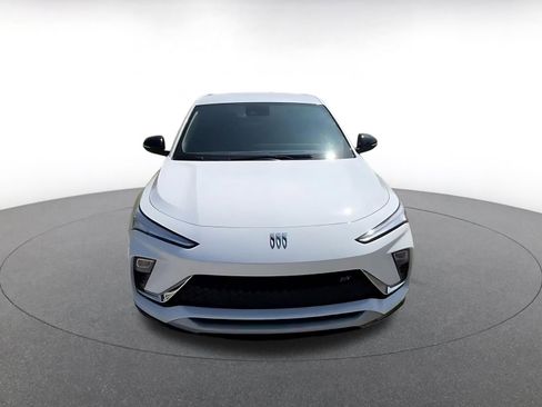 Used 2025 Buick Envista Sport Touring image 4