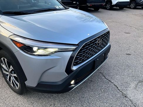 Certified 2025 Toyota Corolla Cross XLE w/ Black Badges Package (TMS) AWD/4WD image 5