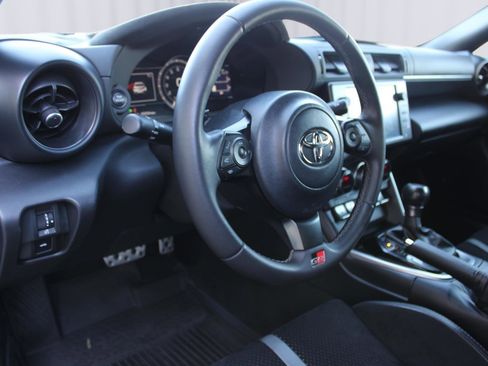 Used 2024 Toyota GR86 Premium image 14