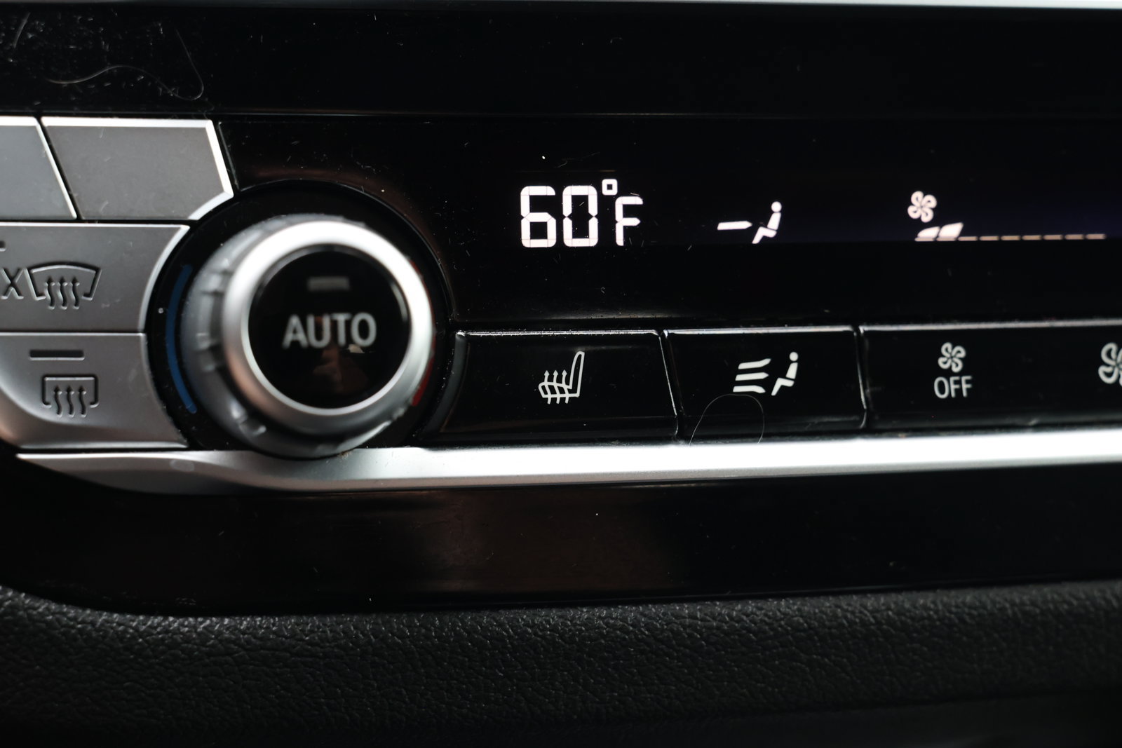 Used 2021 BMW X3 sDrive30i w/ Convenience Package RWD image 5