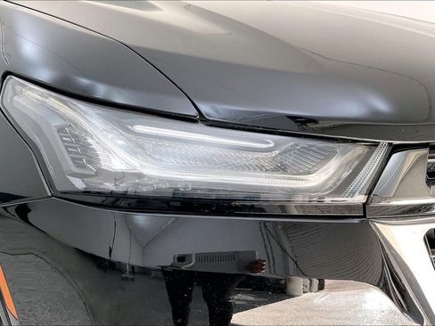 Used 2023 Chevrolet Traverse RS w/ LPO, Floor Liner Package image 36