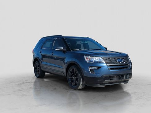 Used 2019 Ford Explorer XLT w/ Equipment Group 202A image 10
