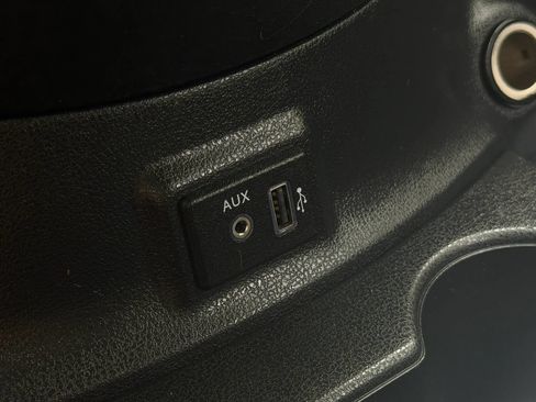 Used 2018 Nissan Versa SV FWD image 22