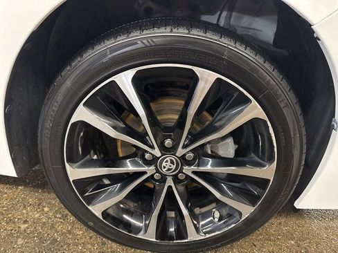 Used 2019 Toyota Corolla SE image 9