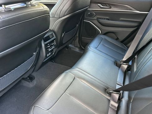 Used 2024 Jeep Grand Cherokee Limited 4xe w/ Luxury Tech Group II AWD/4WD image 27