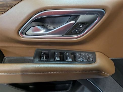 Certified 2022 Chevrolet Suburban High Country image 14