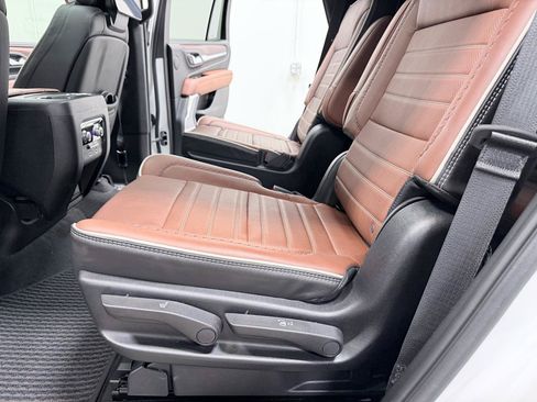 Used 2024 GMC Yukon Denali Ultimate AWD/4WD image 31