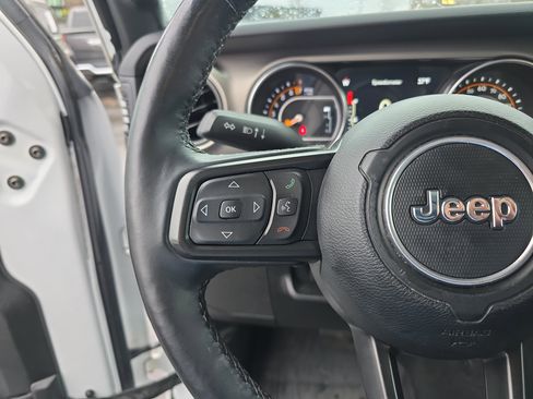 Used 2021 Jeep Gladiator Sport image 34