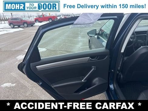 Used 2021 Volkswagen Passat 2.0T SE image 30