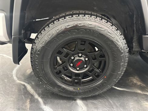 Used 2011 Toyota FJ Cruiser 4WD image 30