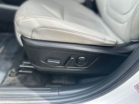 Used 2024 Hyundai Tucson Limited AWD/4WD image 14