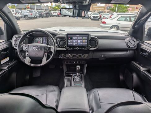 Used 2019 Toyota Tacoma TRD Off-Road AWD/4WD image 29