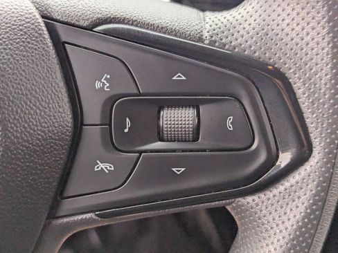 Used 2025 Chevrolet Trax LT FWD image 27