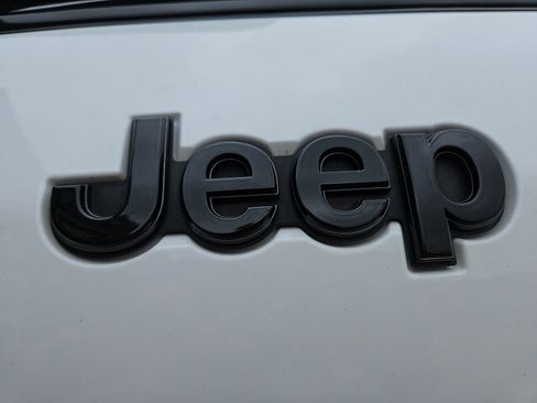 Used 2024 Jeep Grand Cherokee L Summit AWD/4WD image 32