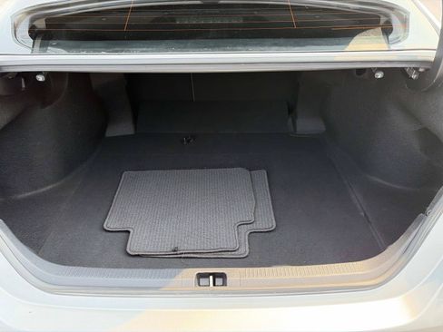 Used 2022 Toyota Camry SE w/ Convenience Package FWD image 9