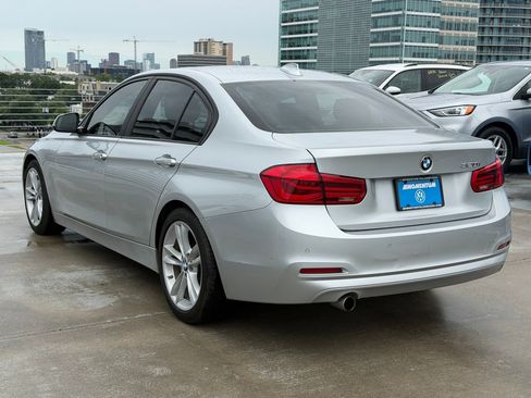 Used 2017 BMW 320i Sedan RWD image 3