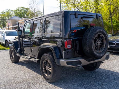 Used 2016 Jeep Wrangler Unlimited Sahara image 4
