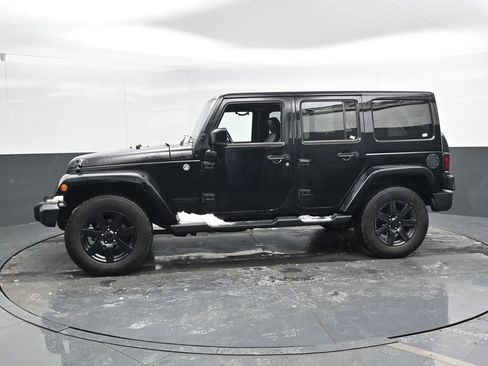 Used 2014 Jeep Wrangler Unlimited Sahara image 8
