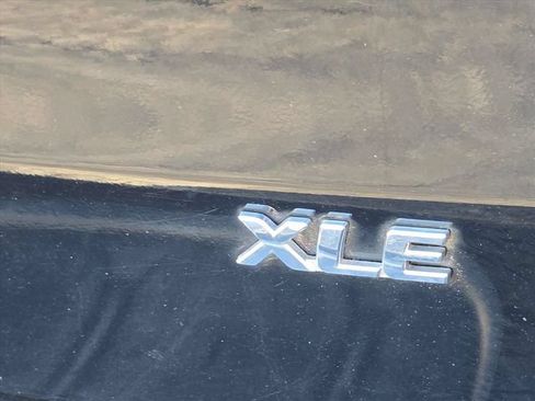 Used 2018 Toyota Sienna XLE FWD image 26