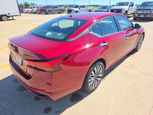 Used 2025 Nissan Altima 2.5 SV FWD image 5