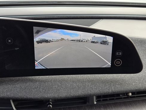 Used 2025 Lucid Air Pure RWD image 10