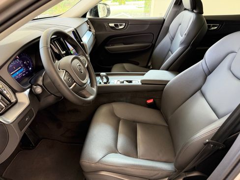 Certified 2025 Volvo XC60 B5 Core AWD/4WD image 13