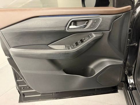 Used 2023 Nissan Rogue Platinum w/ Platinum Premium Package image 29