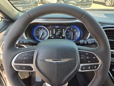 New 2026 Chrysler Pacifica Select FWD image 26