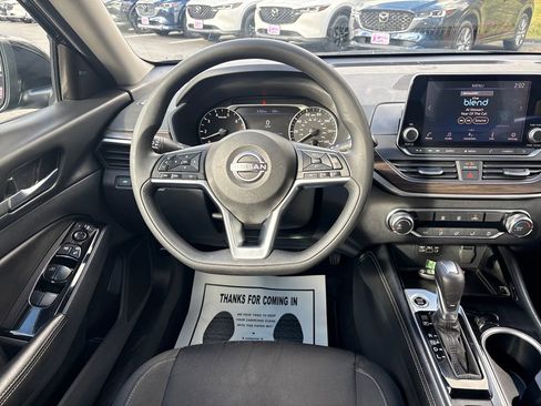 Used 2023 Nissan Altima 2.5 SV image 15