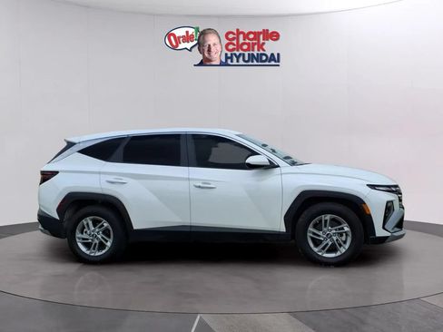 Used 2025 Hyundai Tucson SE FWD image 6